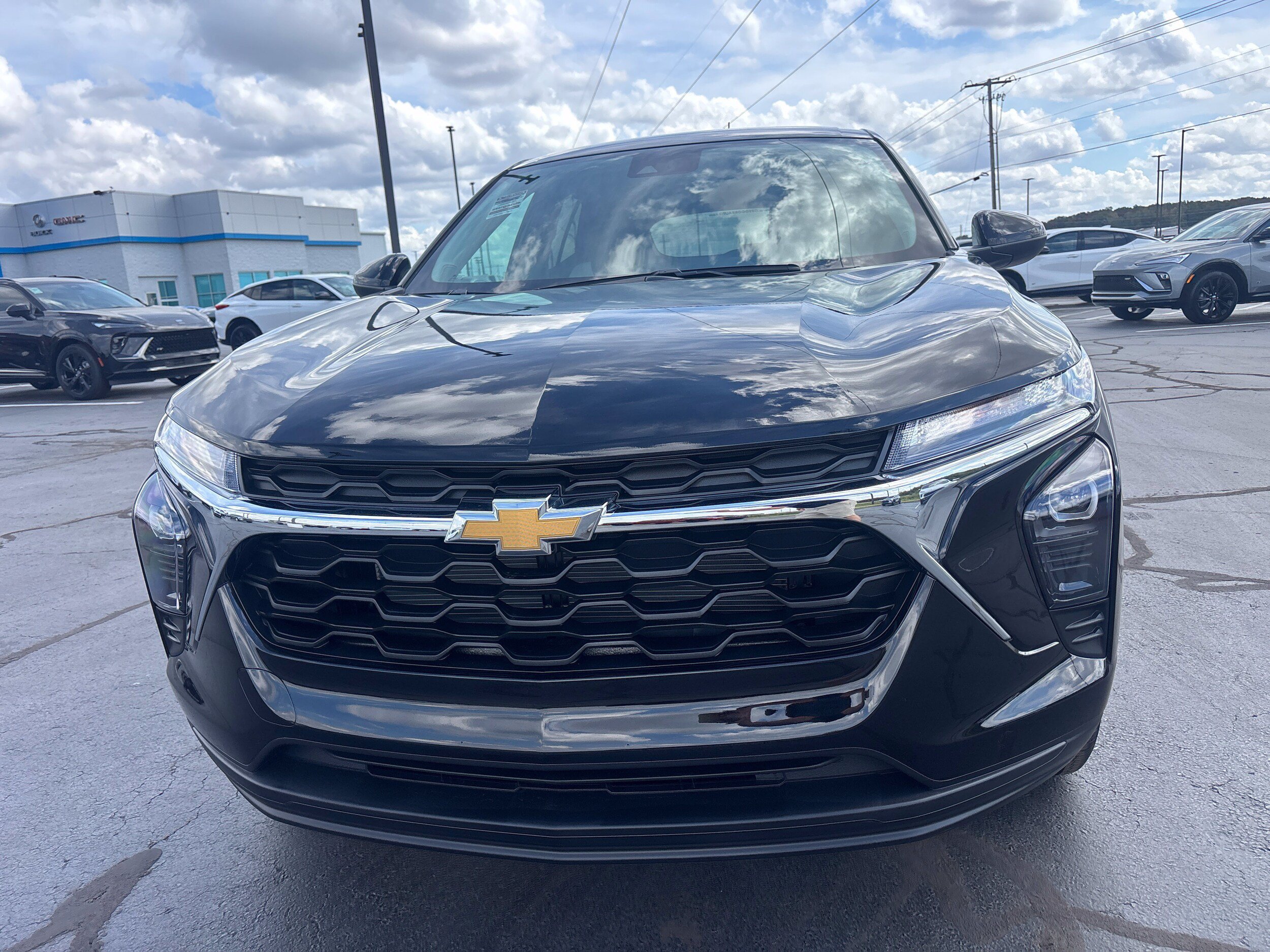 New 2026 Chevrolet Trax LS w/ LS Convenience Package FWD image 2