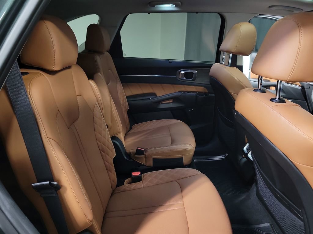 Used 2023 Kia Sorento SX Prestige image 26