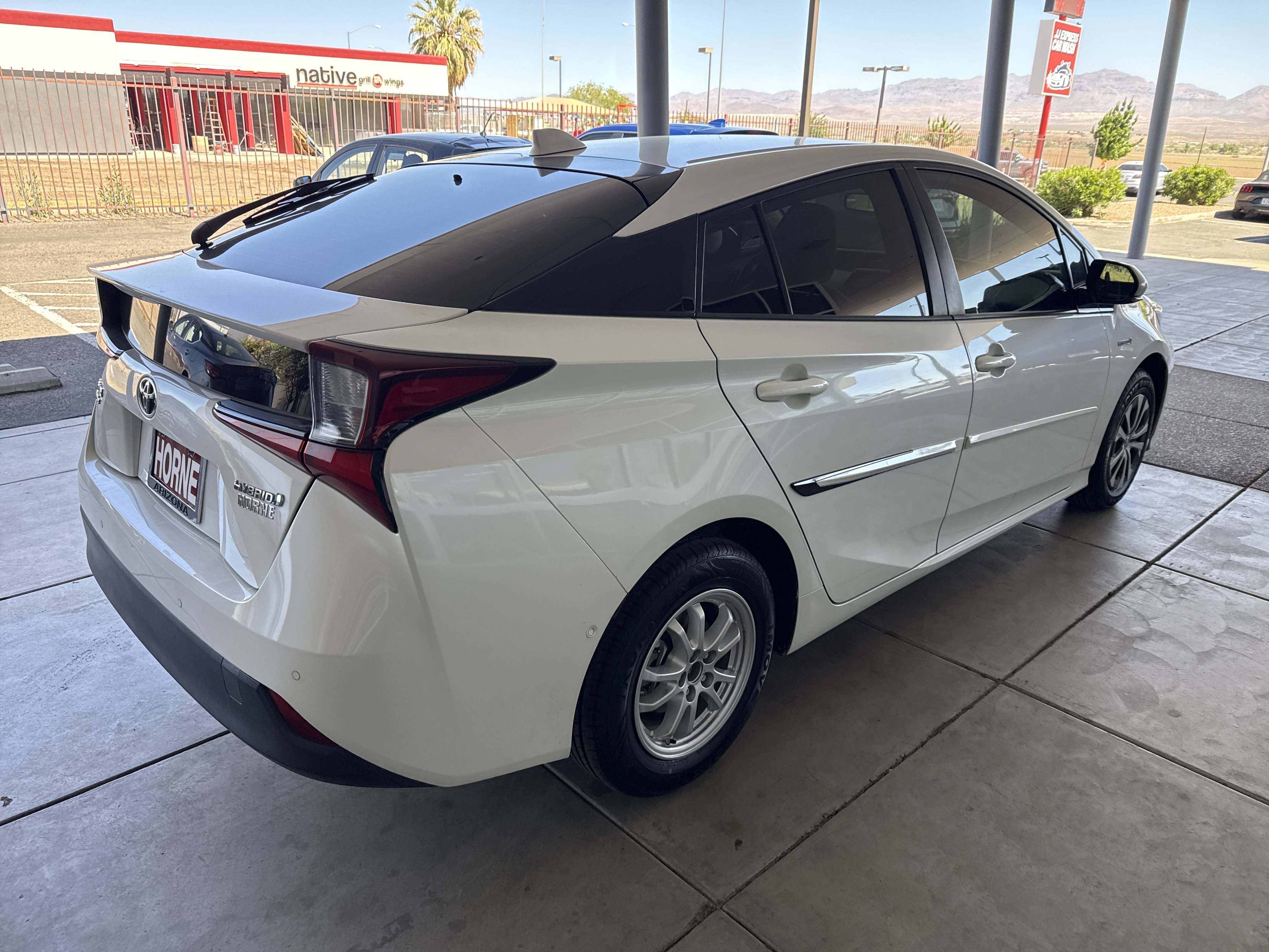 Used 2020 Toyota Prius LE w/ Carpet Mat Package AWD/4WD image 4