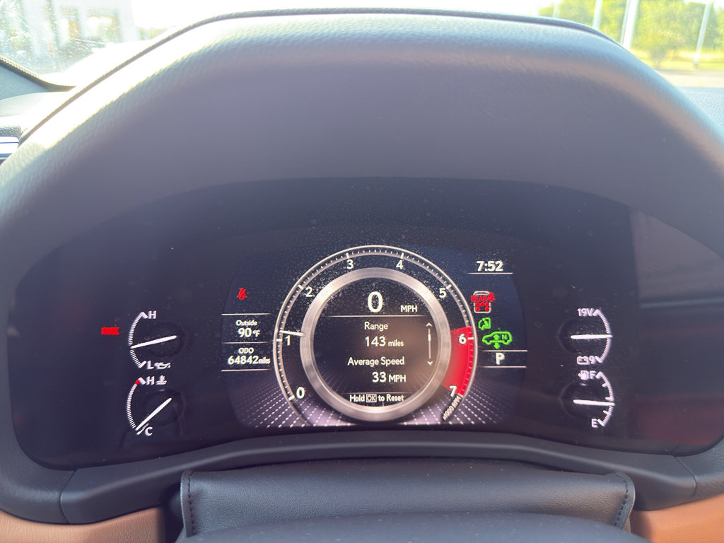 Used 2024 Lexus LX 600 4WD w/ Luxury Package image 16