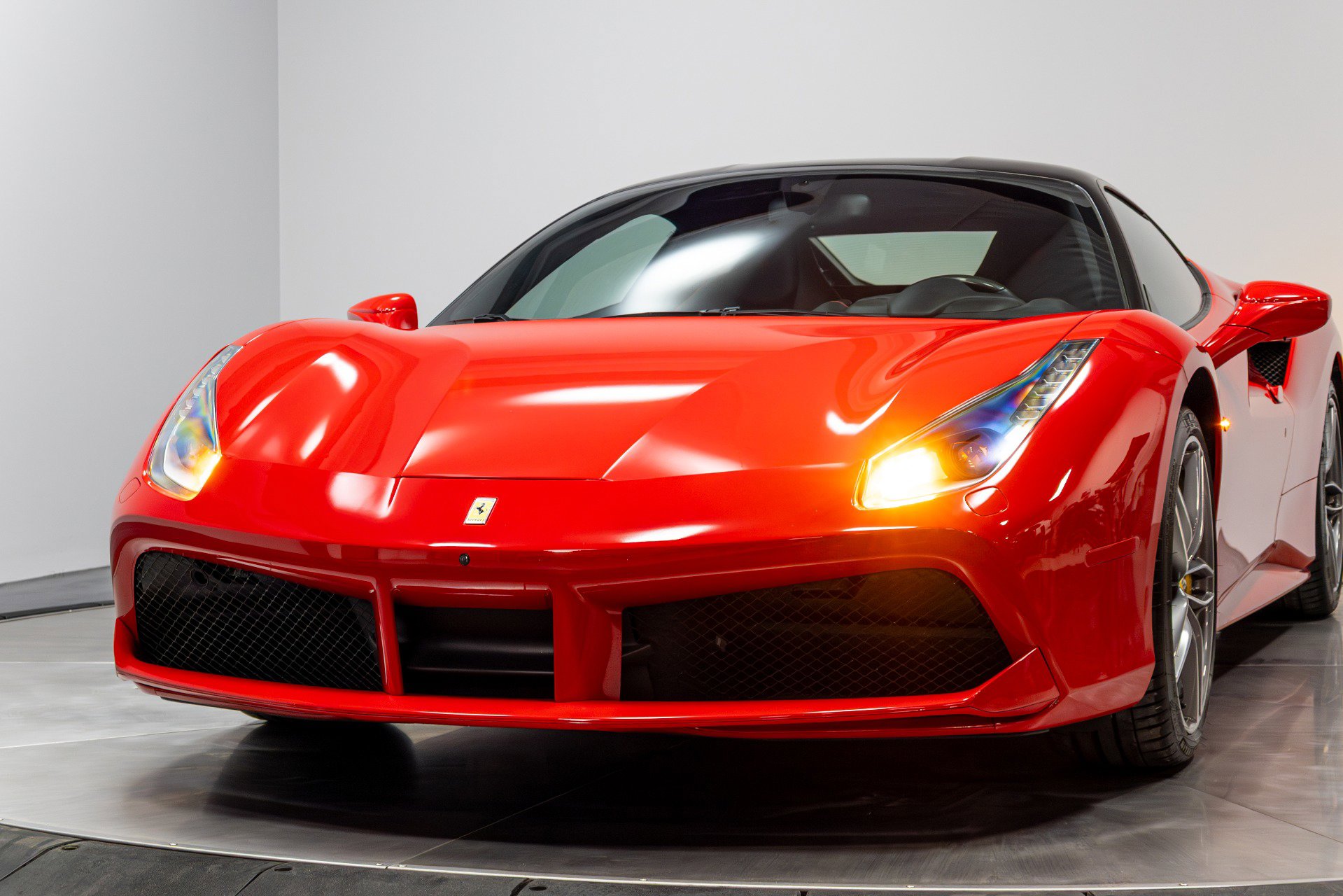 Used 2018 Ferrari 488 GTB image 70