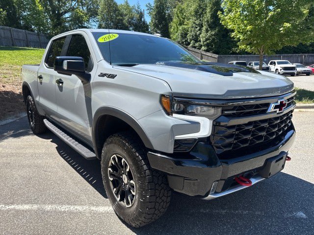 Used 2024 Chevrolet Silverado 1500 ZR2 w/ Technology Package AWD/4WD image 1