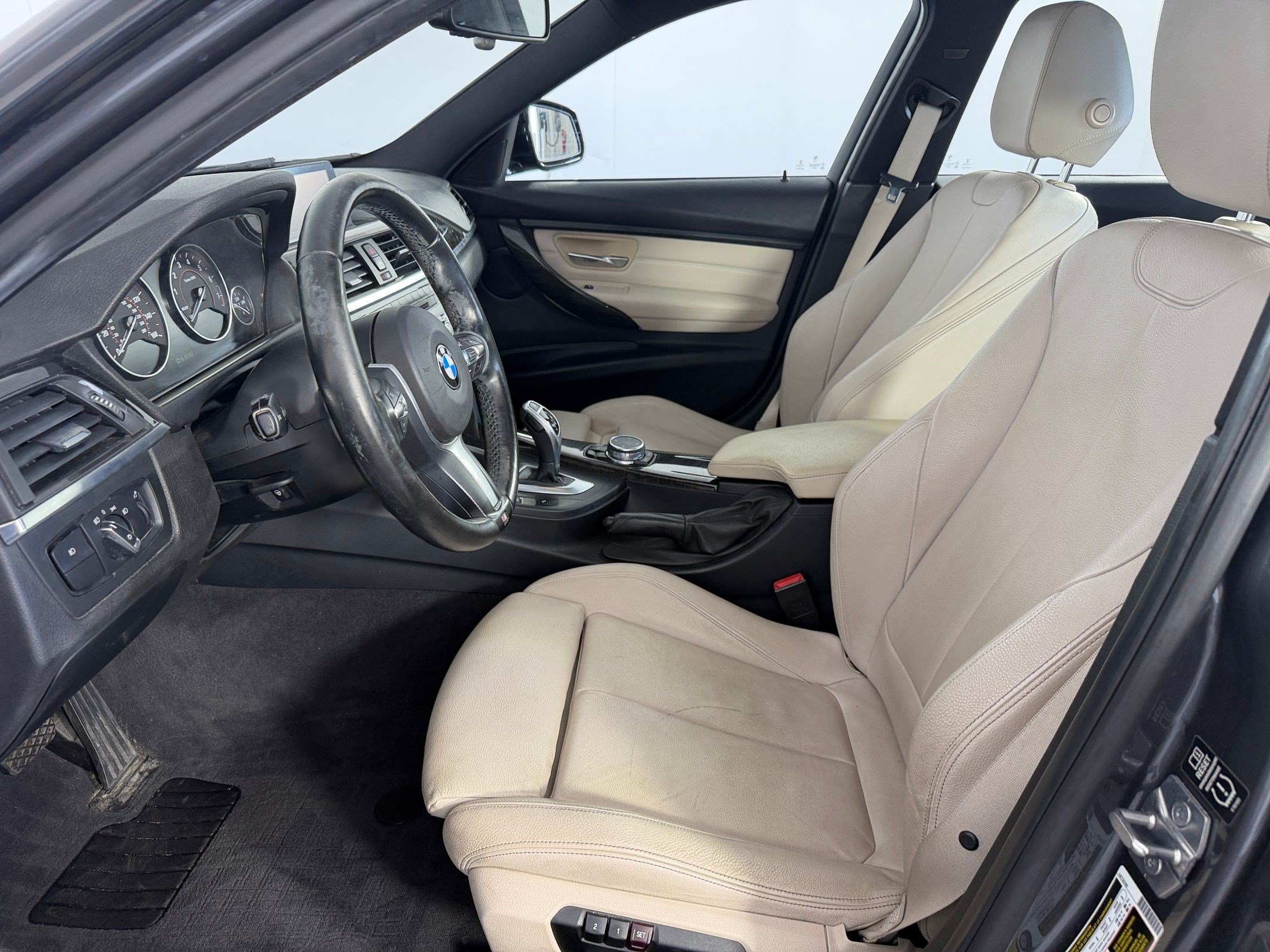 Used 2015 BMW 328i xDrive Sedan AWD/4WD image 5