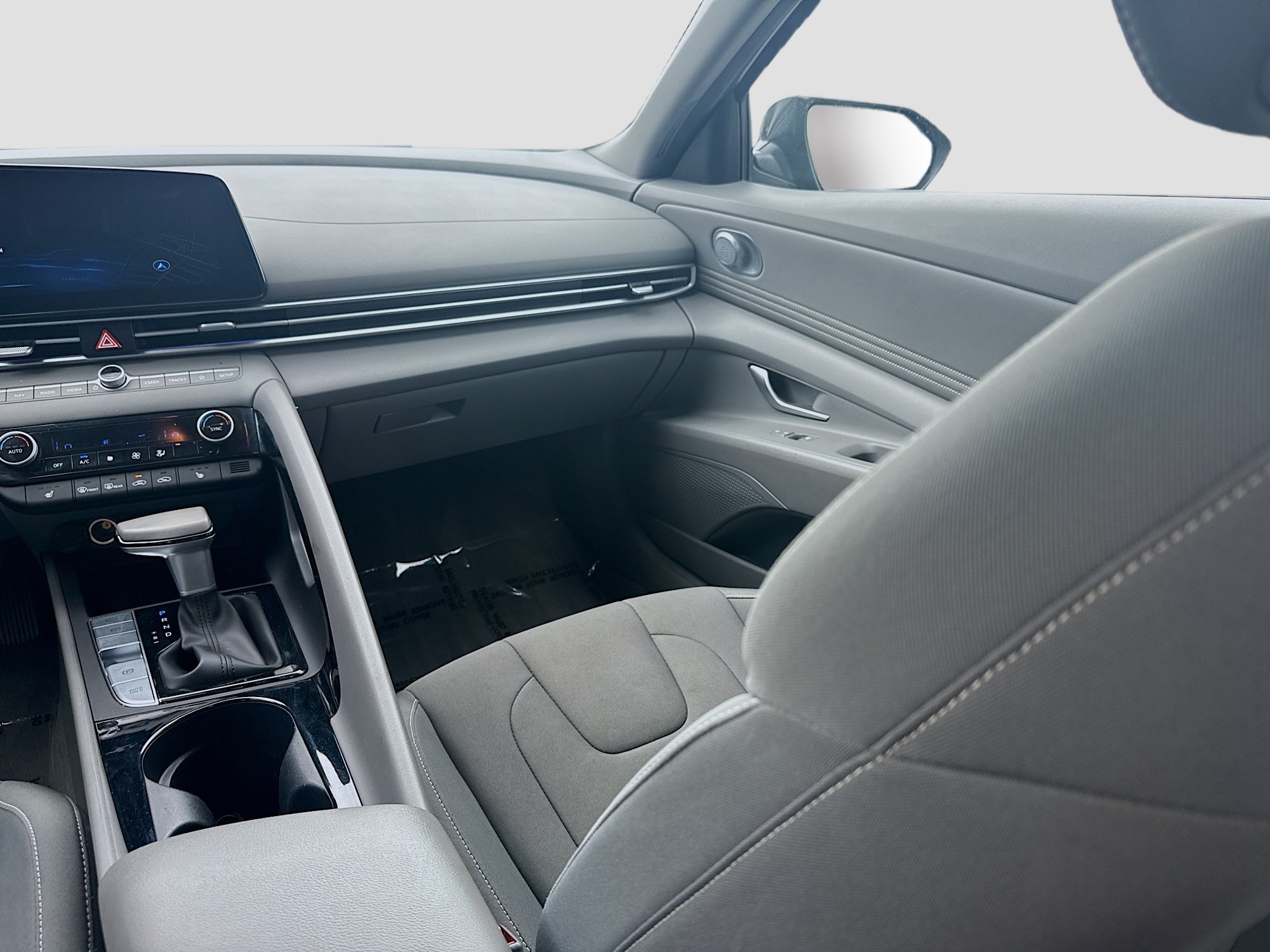 Used 2024 Hyundai Elantra SEL w/ Convenience Package FWD image 18
