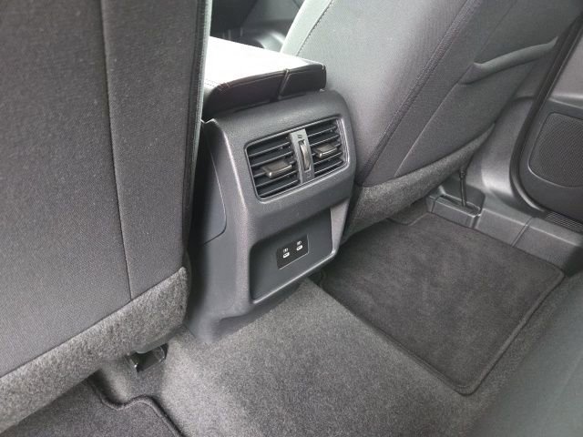 Used 2024 Nissan Rogue SV image 40