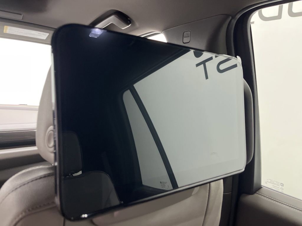 New 2026 GMC Yukon Elevation w/ Elevation Premium Package RWD image 7
