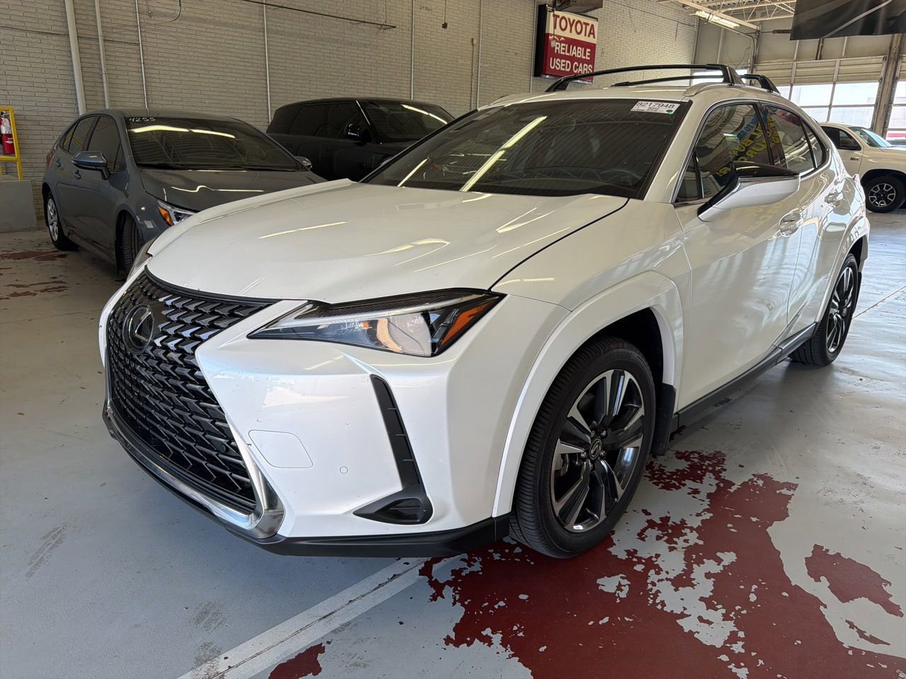 Used 2025 Lexus UX 300h FWD w/ Accessory Package (Z1) image 1
