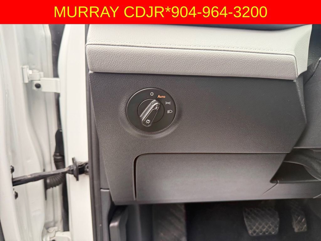 Used 2024 Volkswagen Taos SE image 18