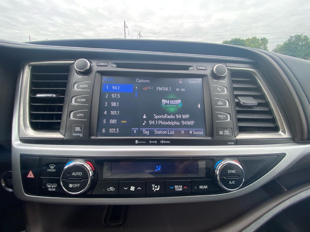 Used 2018 Toyota Highlander Limited AWD/4WD image 21