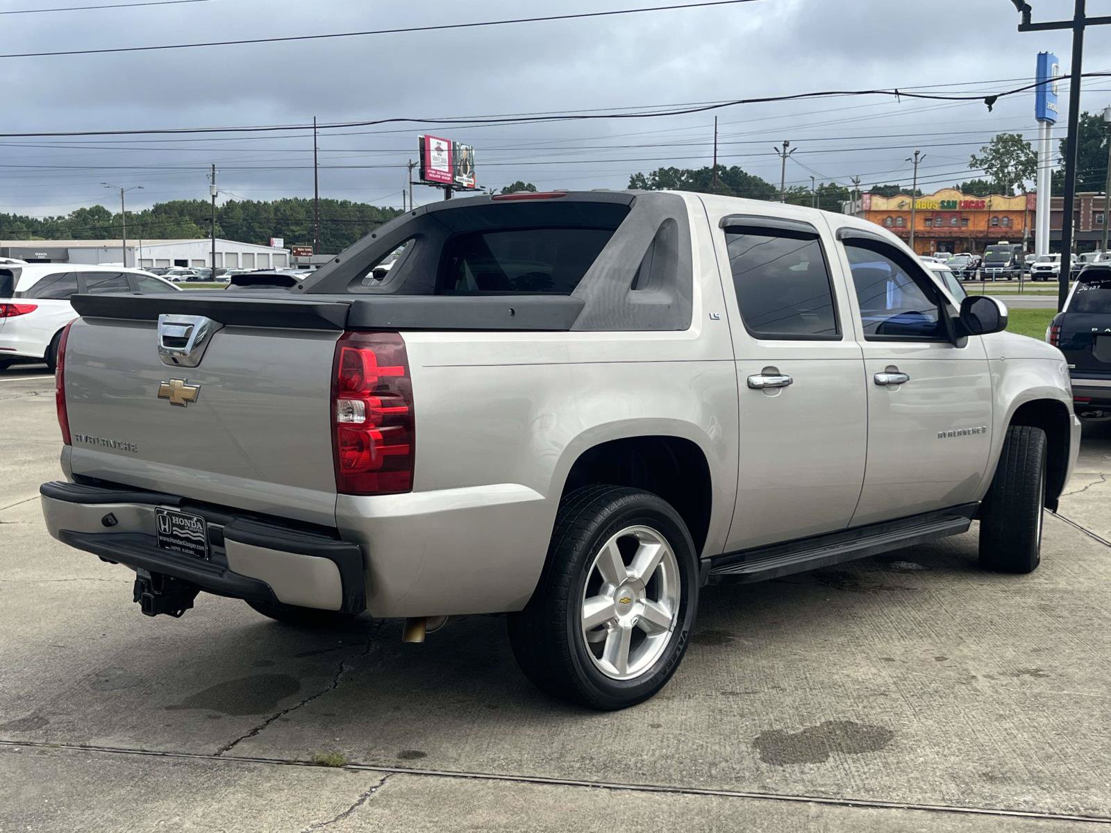 Used 2007 Chevrolet Avalanche LS RWD image 3