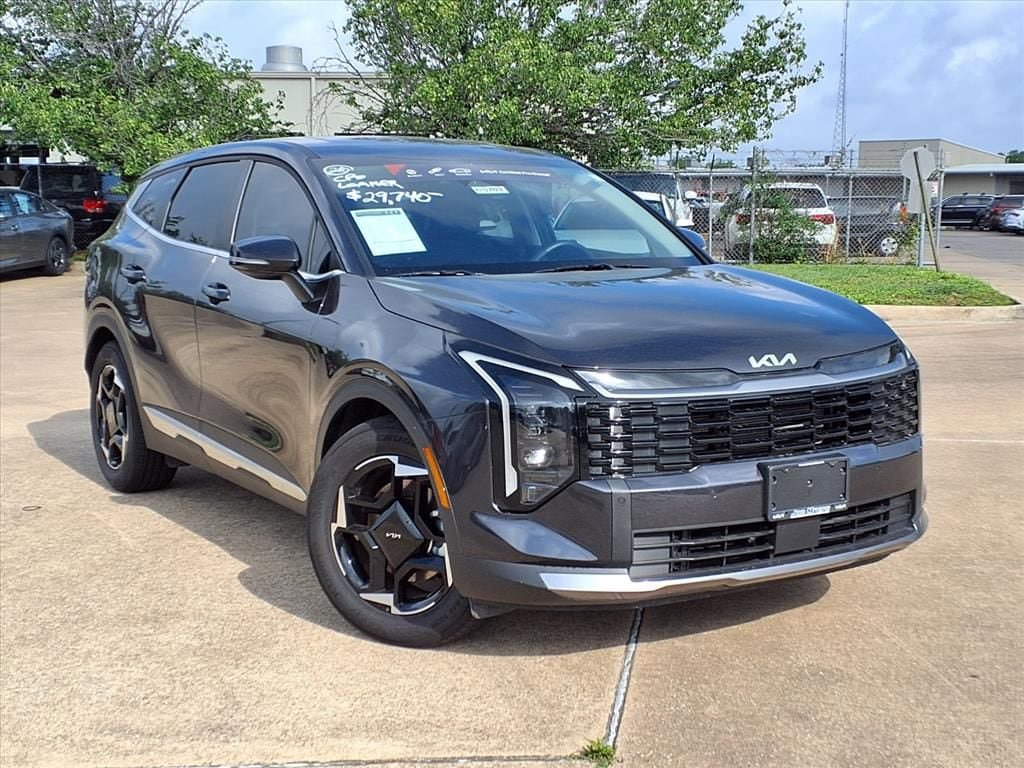 Used 2026 Kia Sportage EX FWD image 1