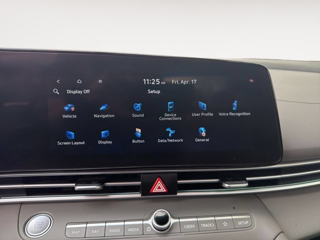 Used 2025 Hyundai Elantra SEL FWD image 28