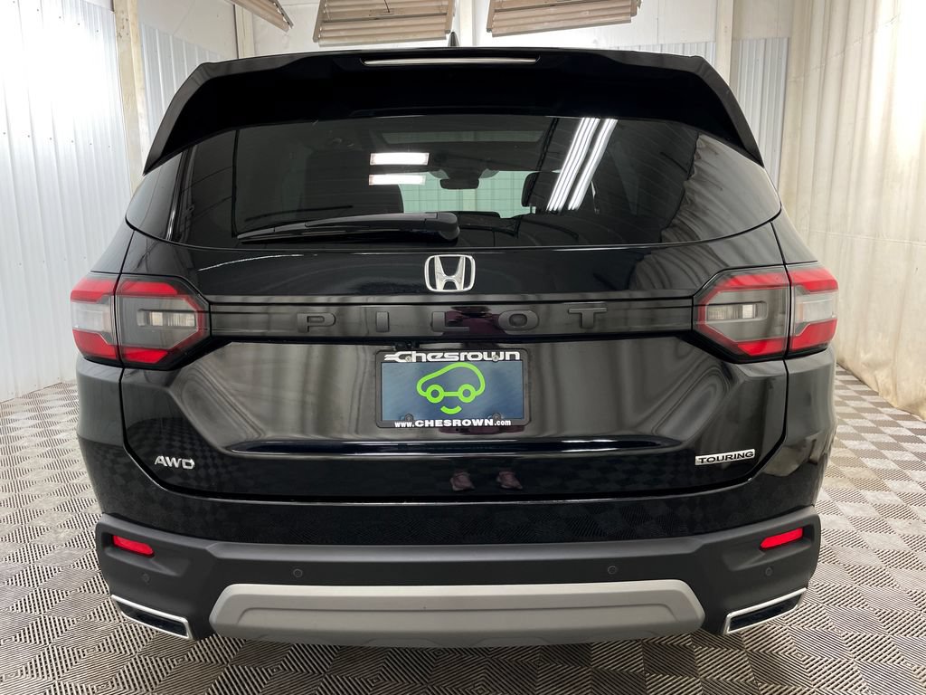 Used 2024 Honda Pilot Touring image 23