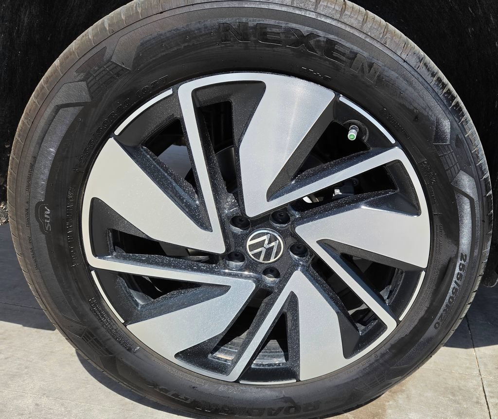 Certified 2025 Volkswagen Atlas SE FWD image 10