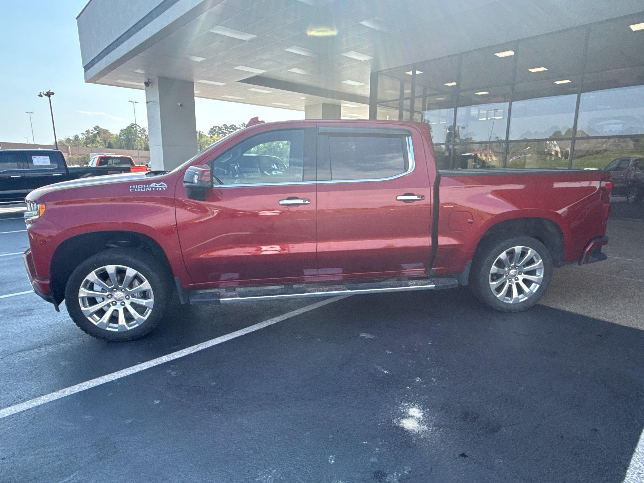 Used 2022 Chevrolet Silverado 1500 High Country AWD/4WD image 2