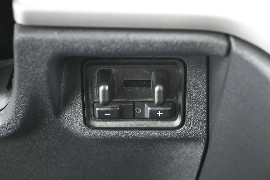 Used 2025 Ford Expedition Active AWD/4WD image 19