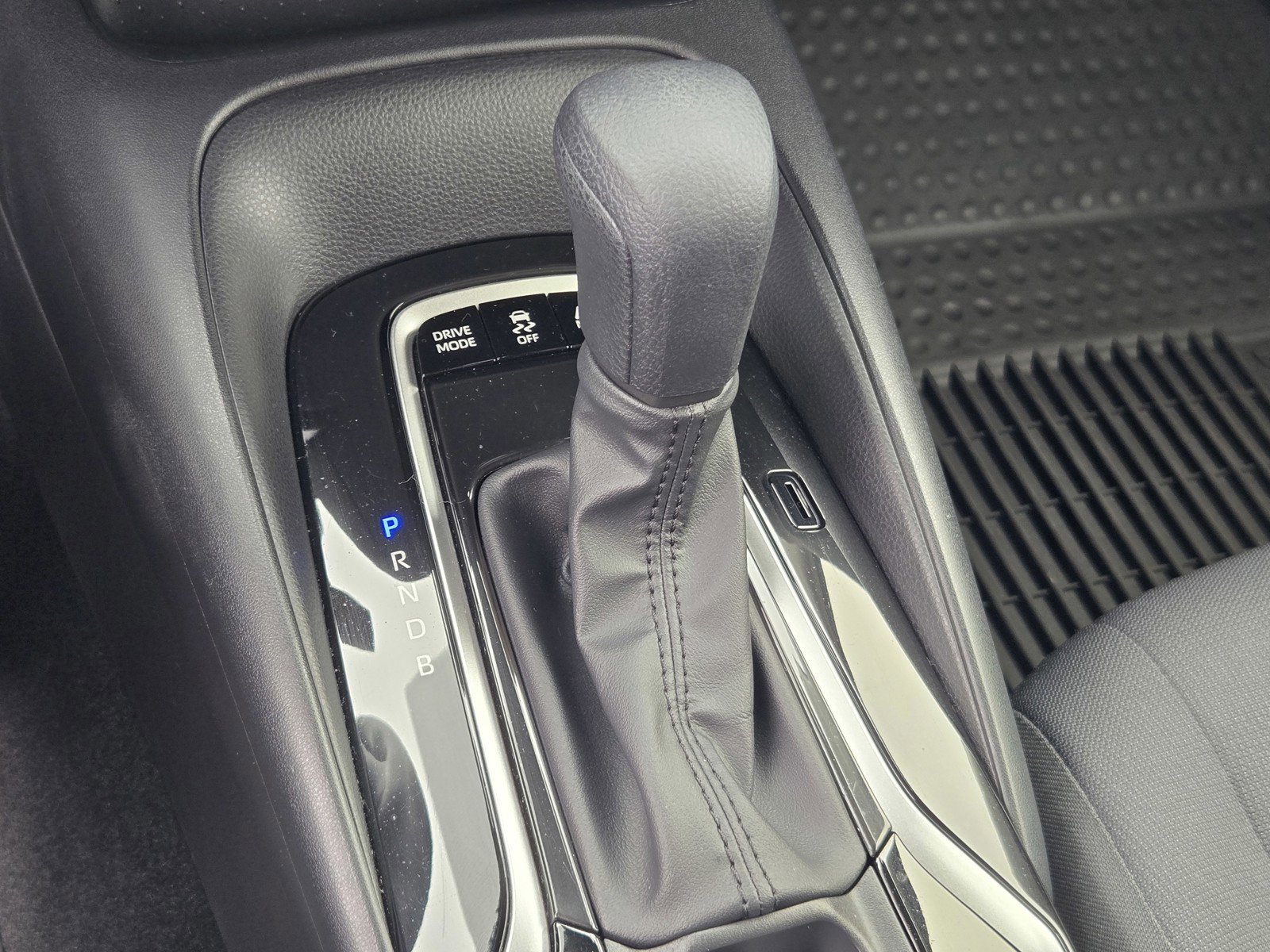 Used 2022 Toyota Corolla LE image 20