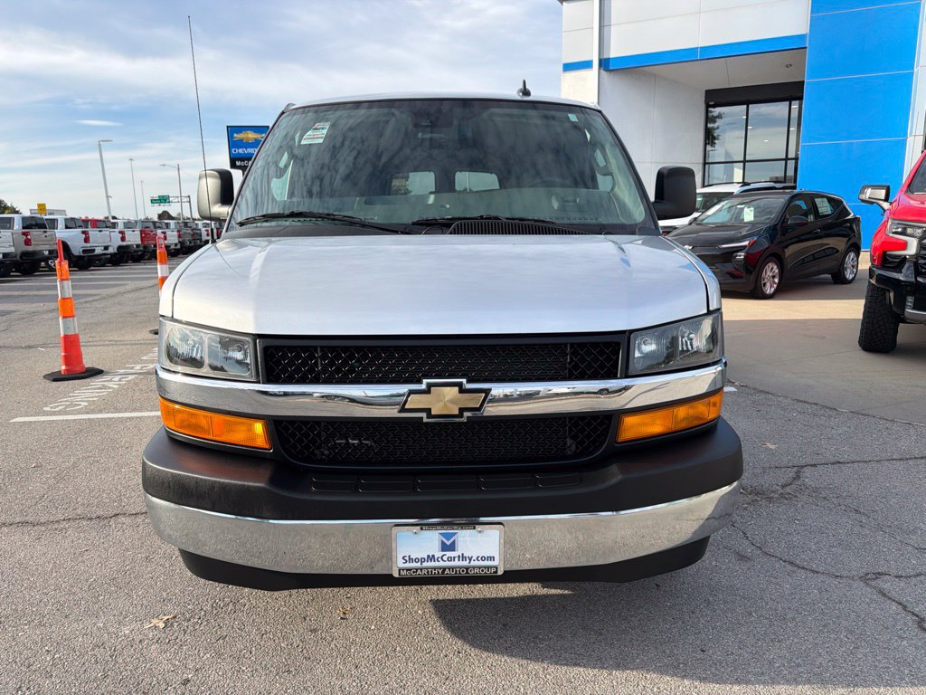 Used 2025 Chevrolet Express 3500 LT w/ LT Preferred Equipment Group RWD image 7
