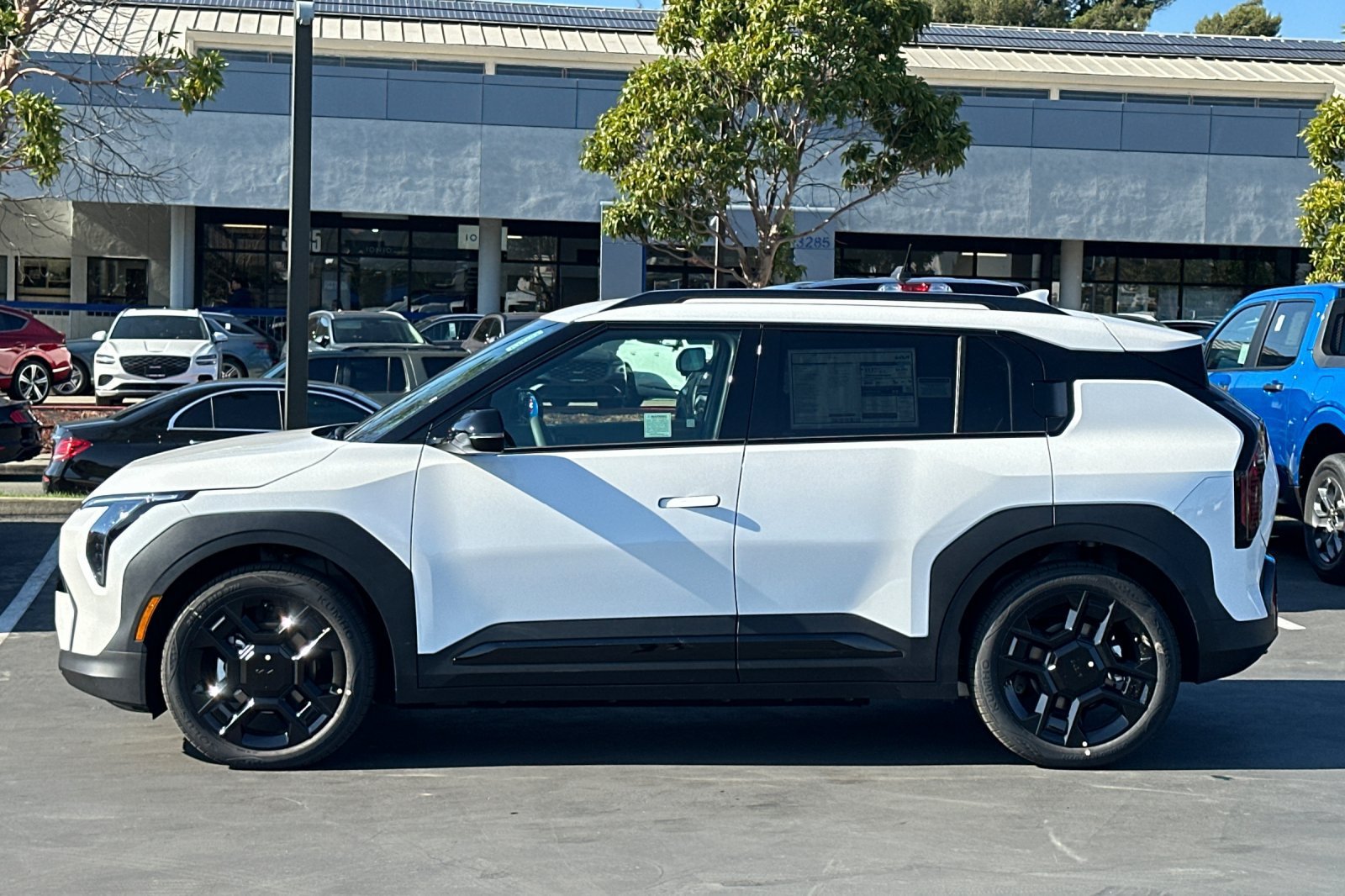 New 2027 Kia EV3 Wind FWD image 7