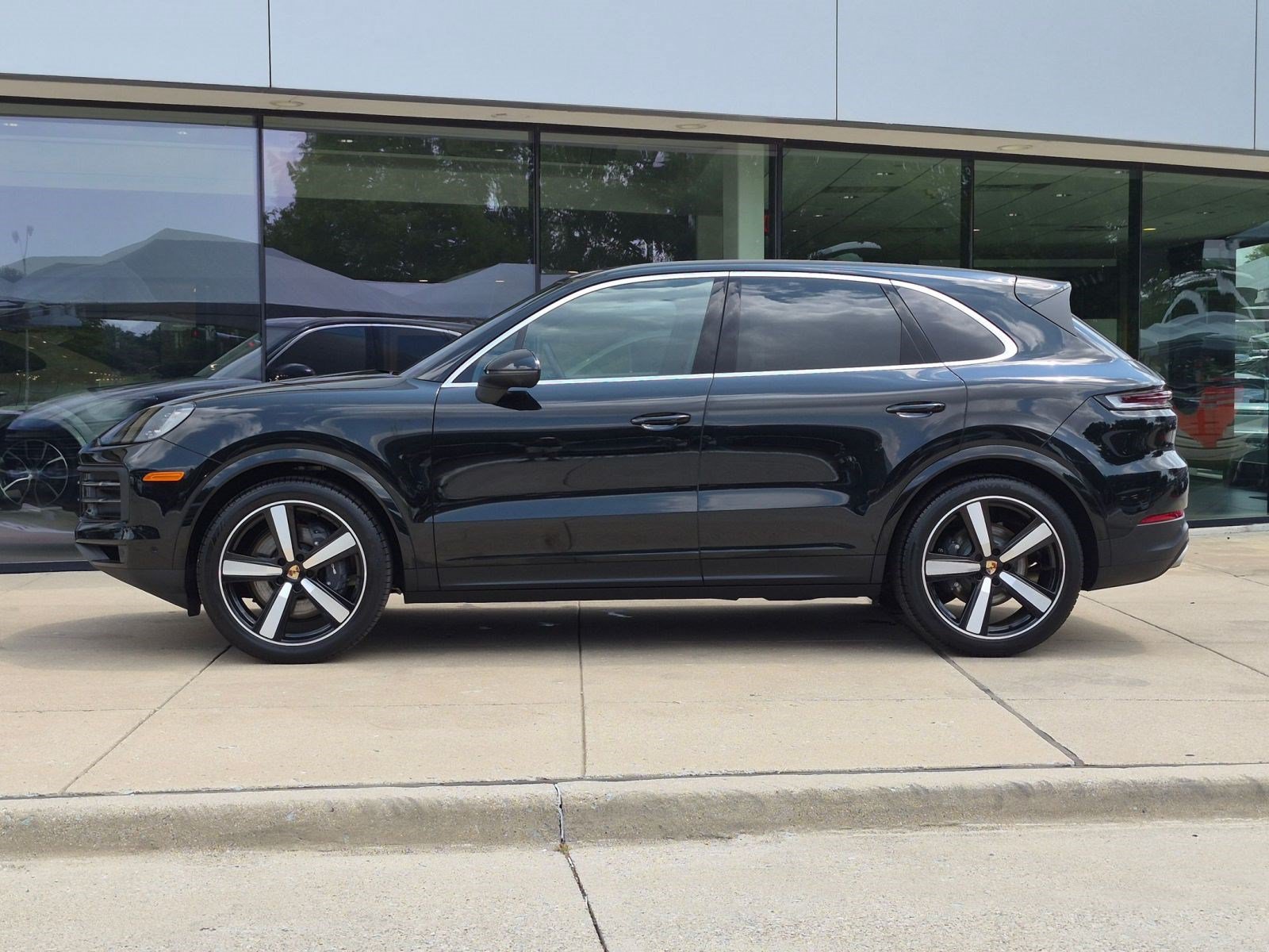 Certified 2026 Porsche Cayenne AWD/4WD image 2