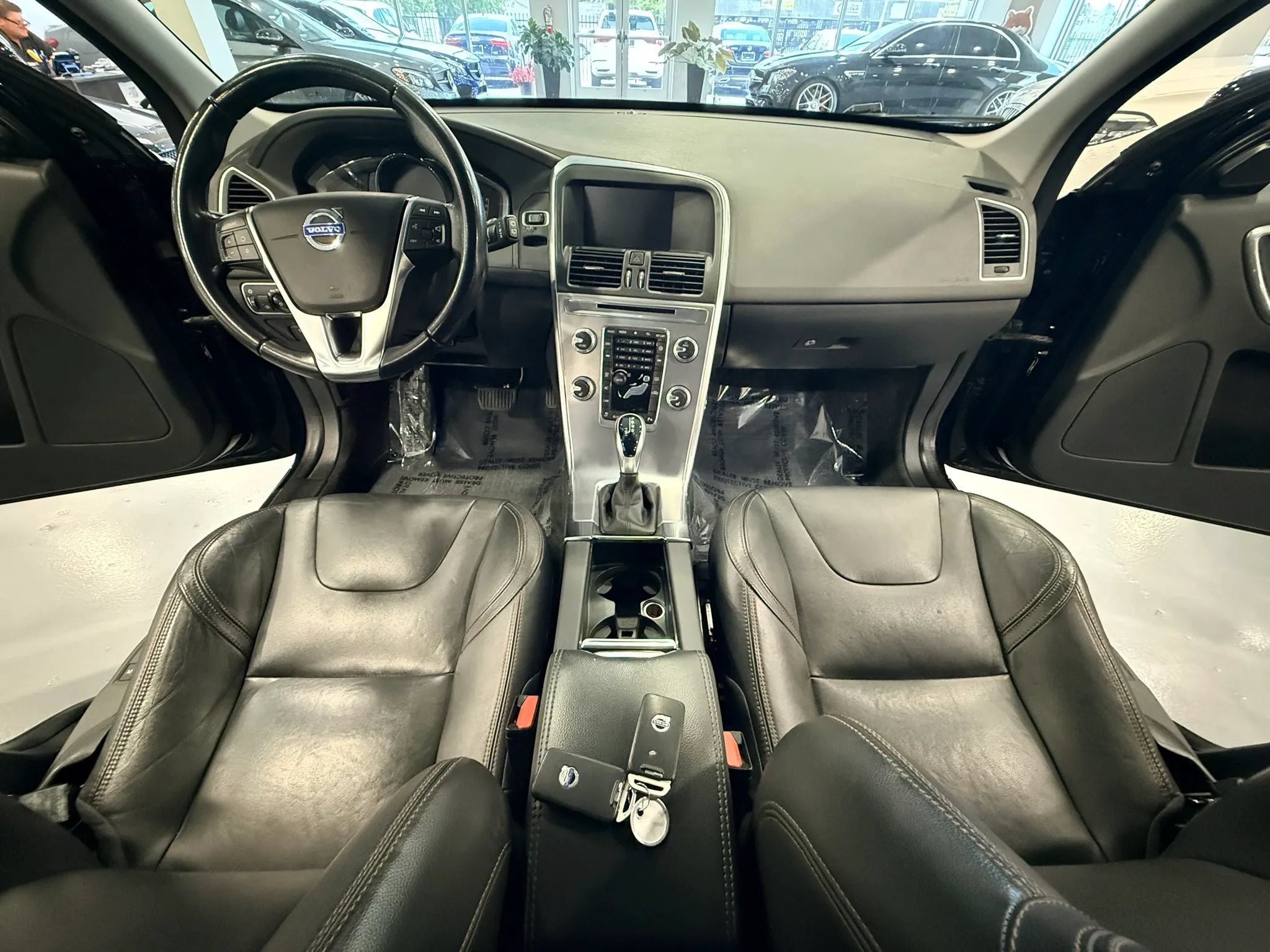 Used 2017 Volvo XC60 T6 Dynamic w/ Preferred Option Package AWD/4WD image 18
