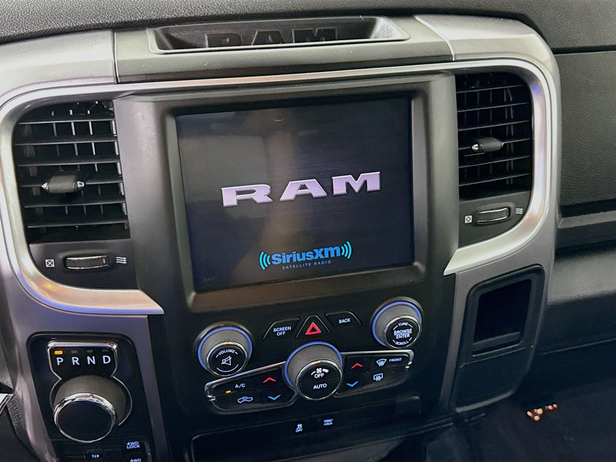 Used 2023 RAM 1500 Classic SLT w/ Electronics Group AWD/4WD image 18