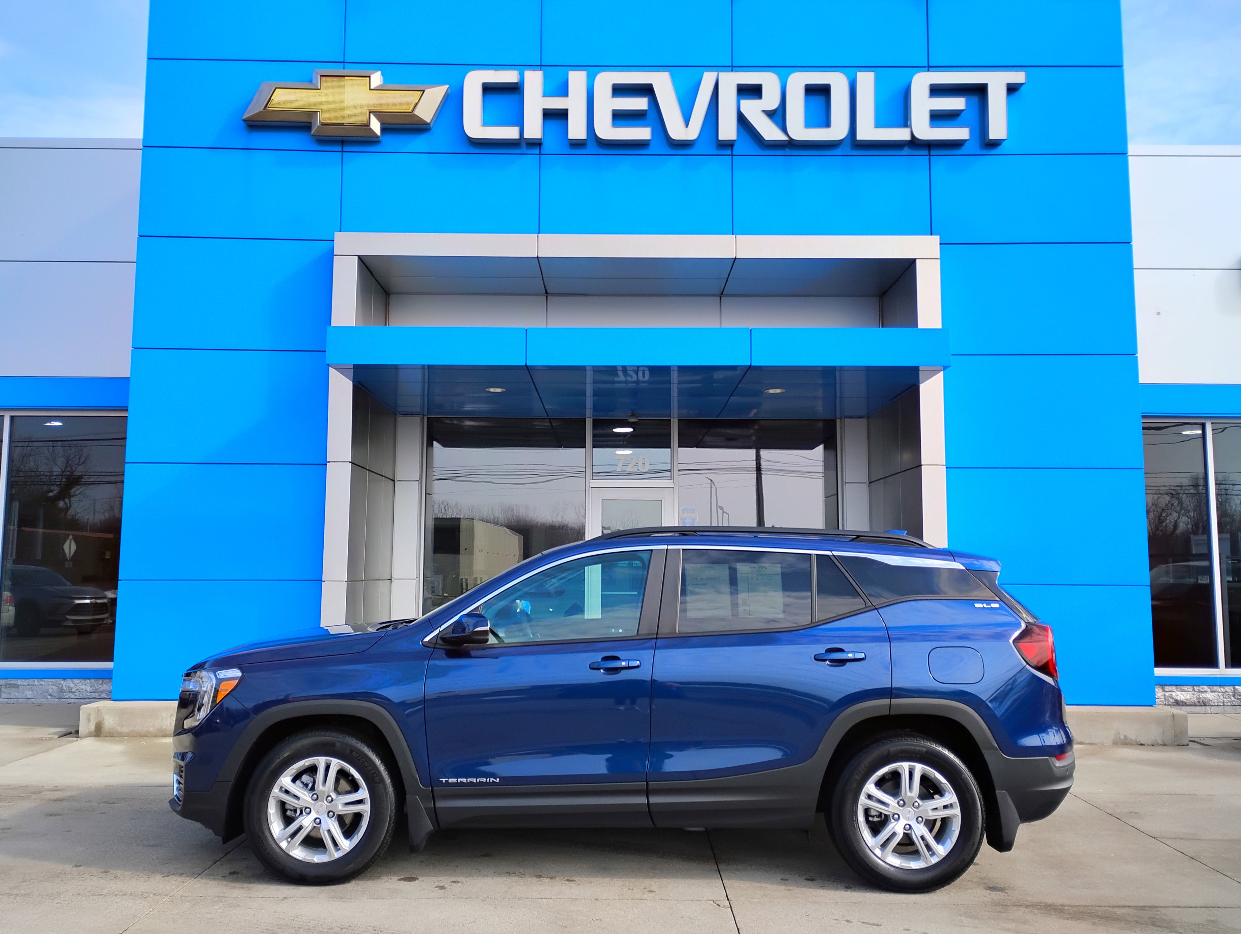 Used 2023 GMC Terrain SLE w/ Driver Convenience Package image 31