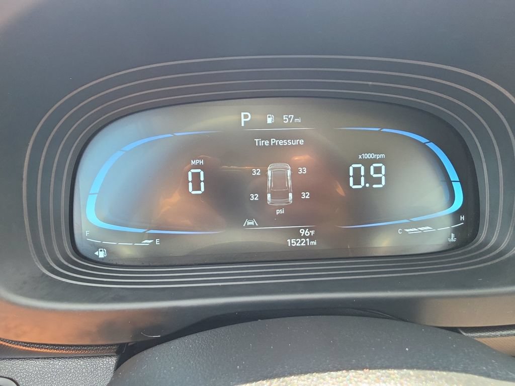 Certified 2025 Hyundai Venue SE FWD image 19