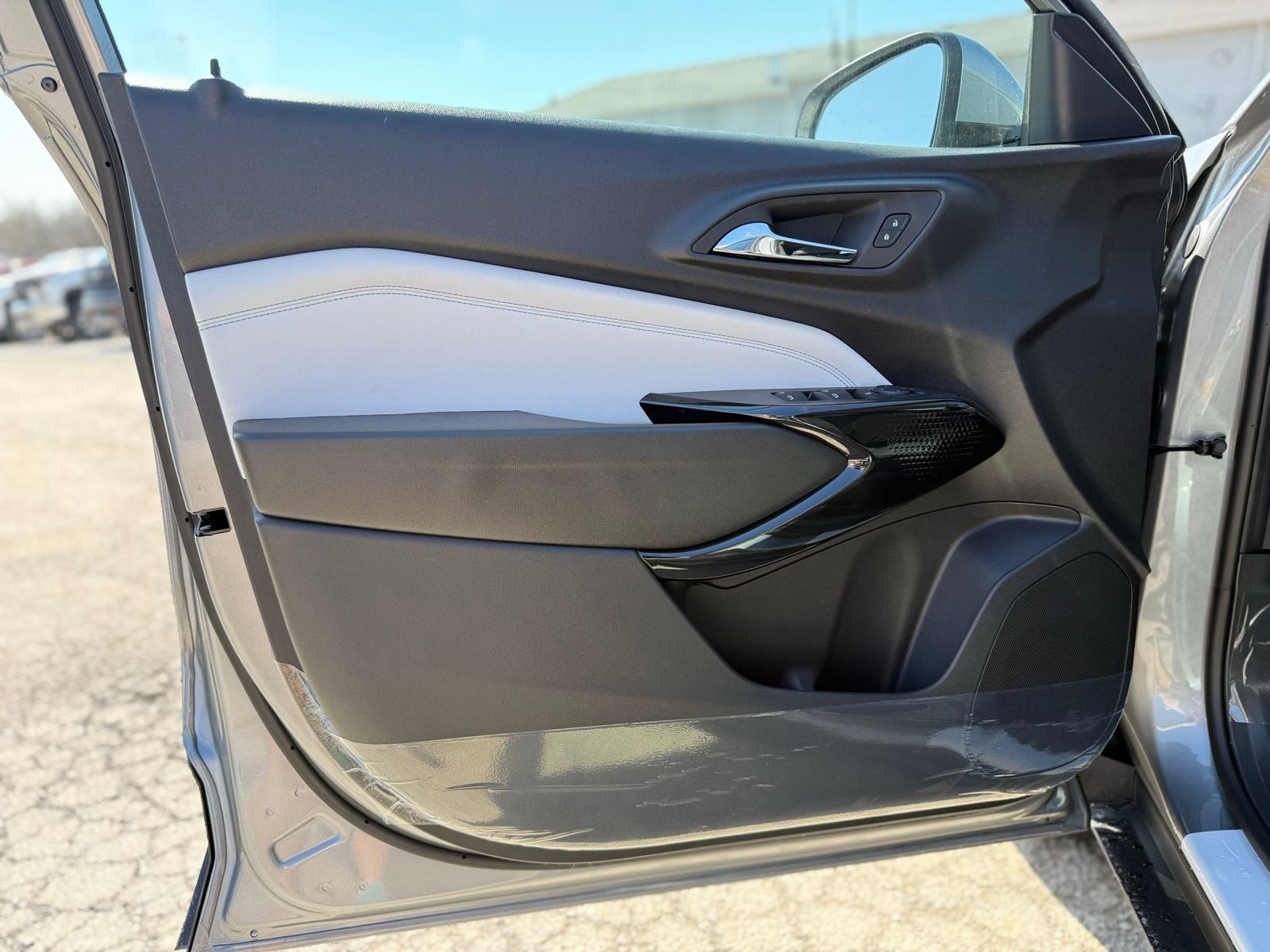 New 2026 Chevrolet Trax LT w/ LPO, Blackout Package image 11