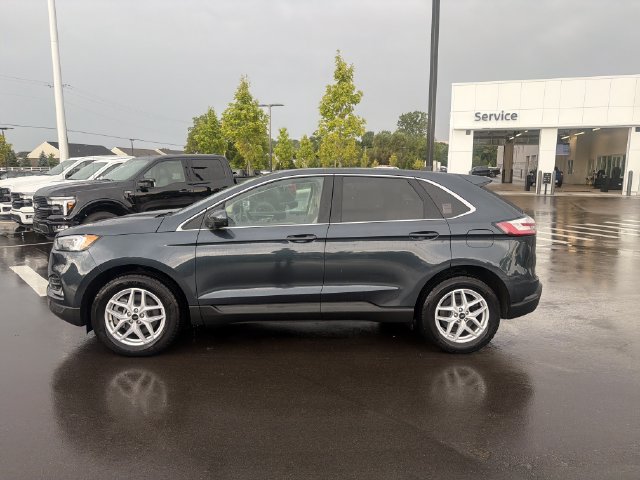Certified 2024 Ford Edge SEL w/ Convenience Package AWD/4WD image 2