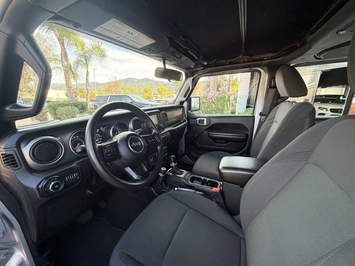 Used 2018 Jeep Wrangler Unlimited Sport AWD/4WD image 18