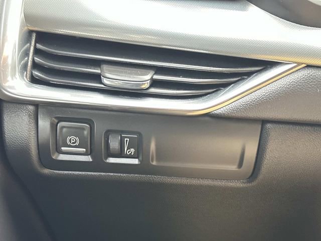 Used 2023 Cadillac XT4 Premium Luxury w/ Cold Weather Package FWD image 26