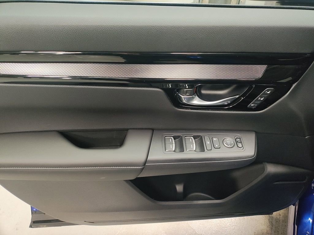Used 2025 Honda CR-V EX-L image 26