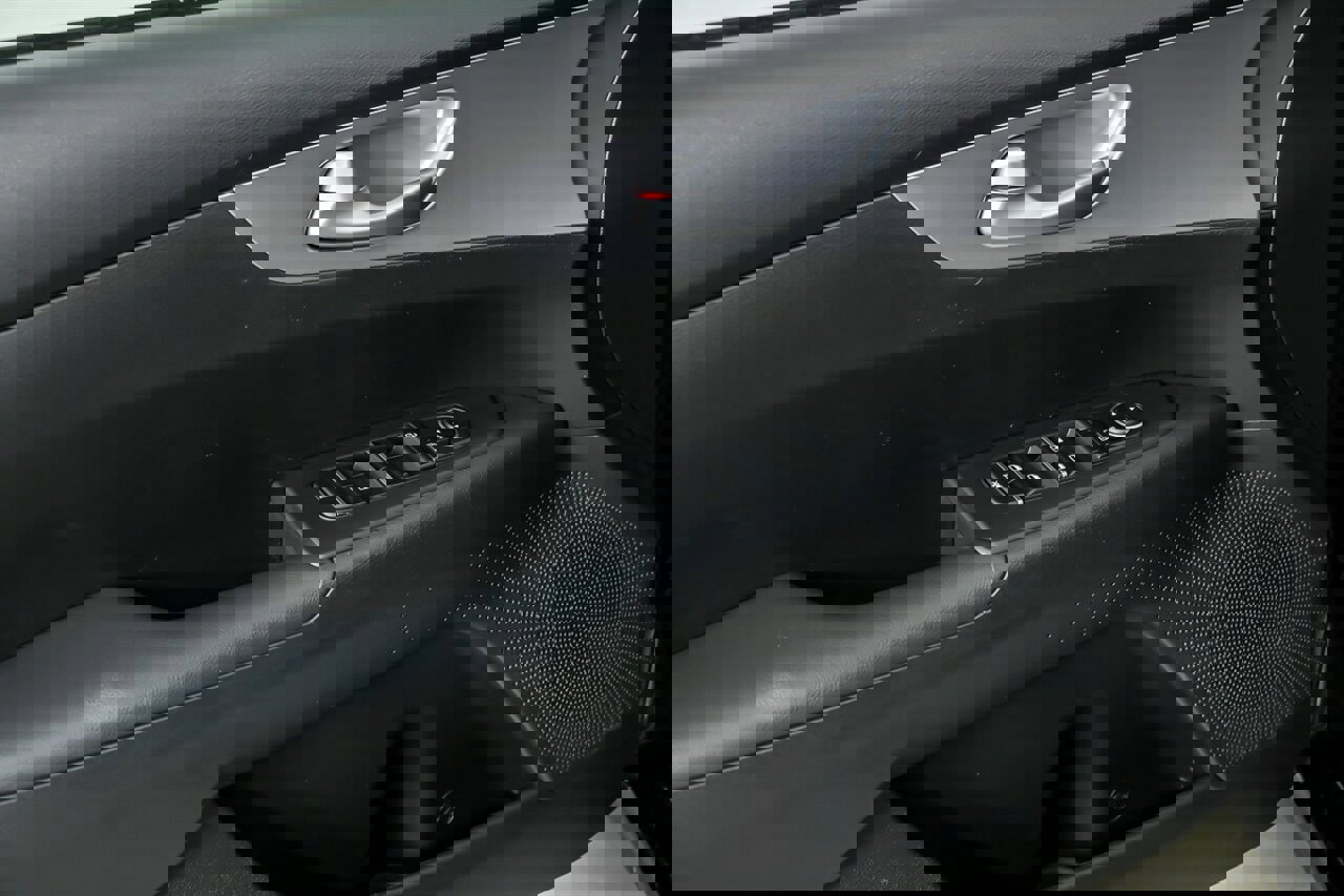 Used 2024 Kia Forte LXS image 18