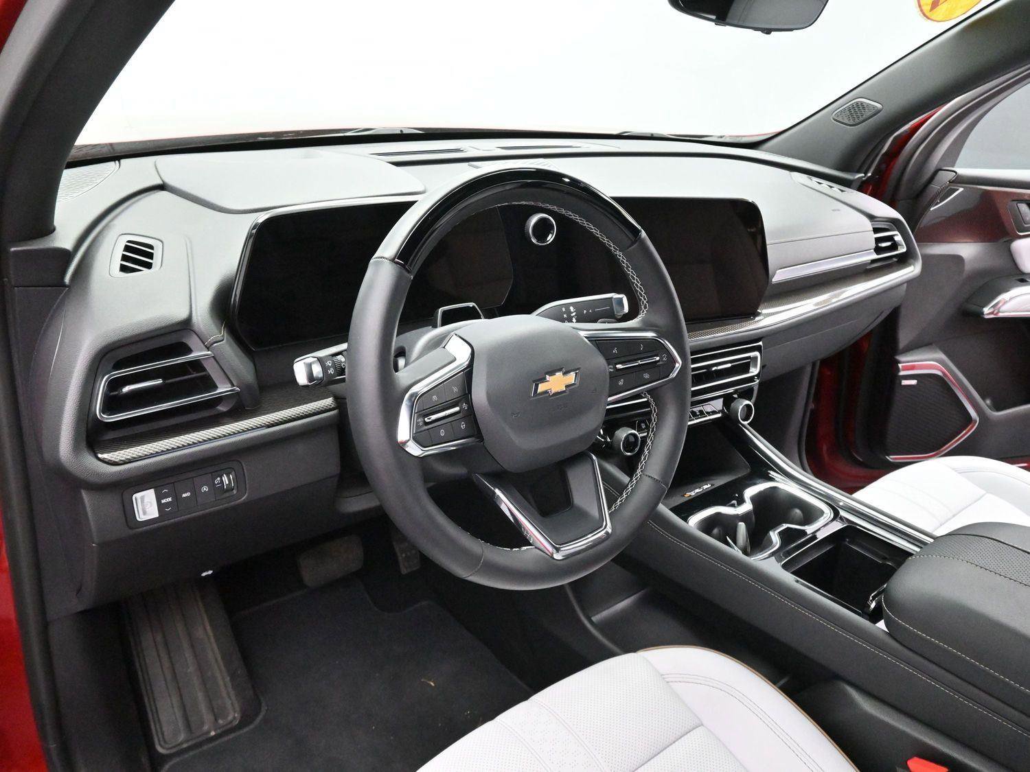 Used 2025 Chevrolet Traverse High Country image 18