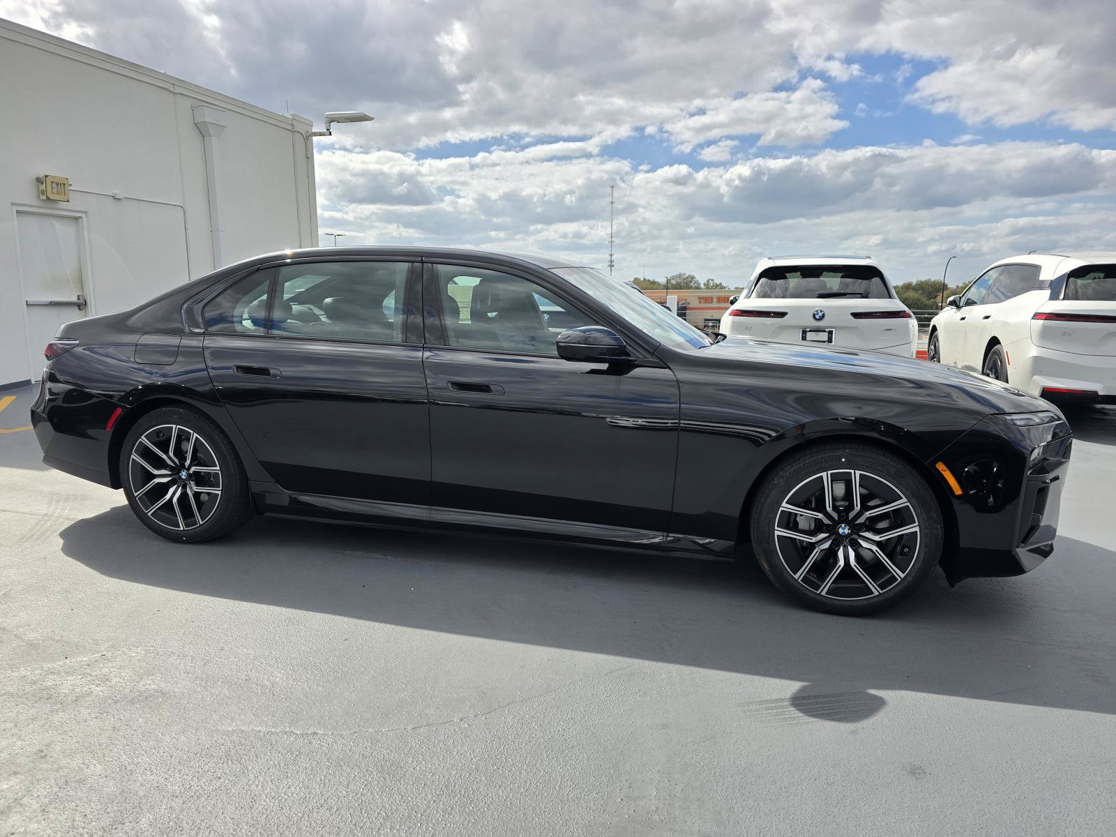 New 2026 BMW 750e xDrive AWD/4WD image 24