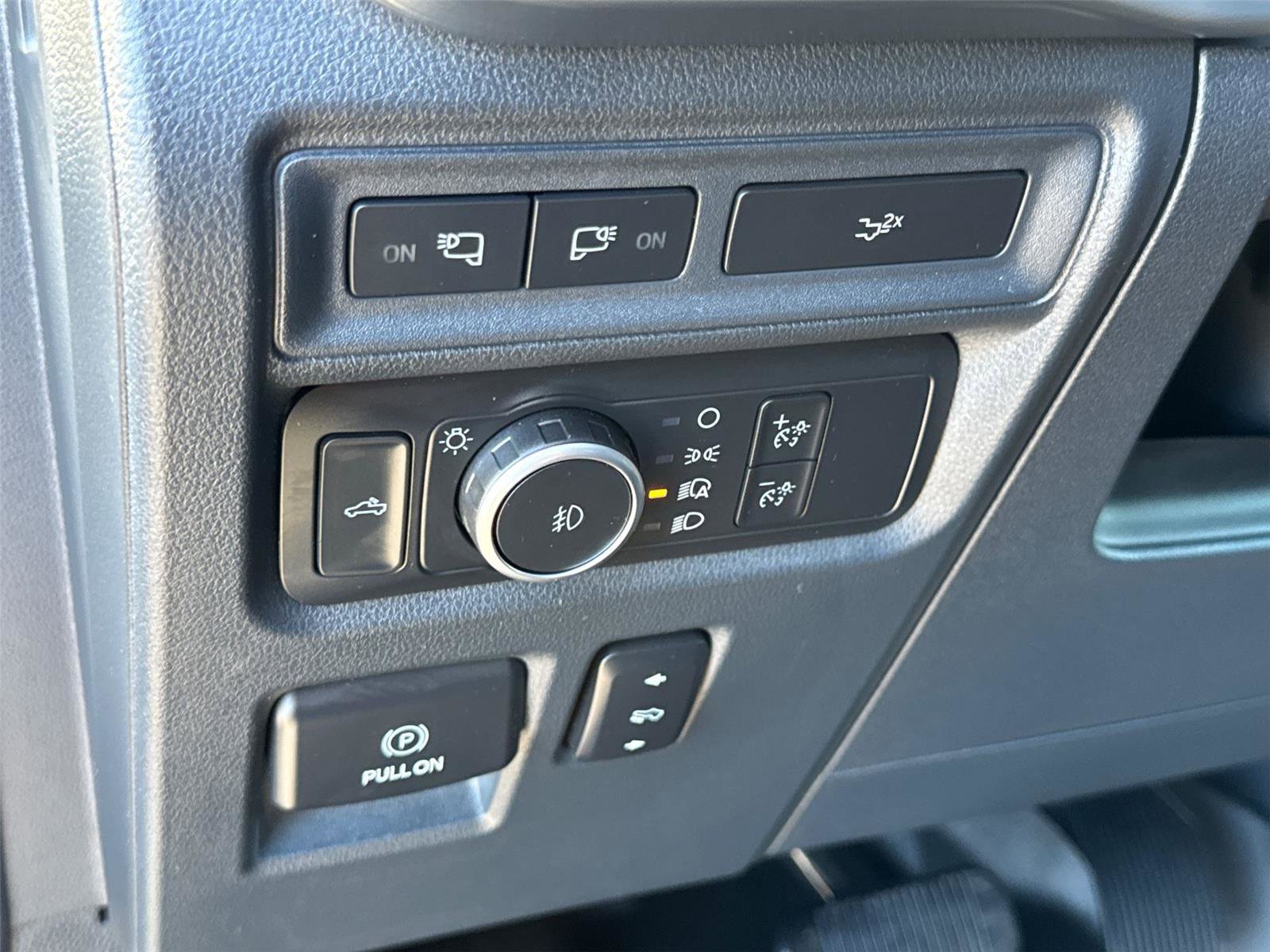 Used 2022 Ford F150 Lariat w/ Equipment Group 501A Mid image 27