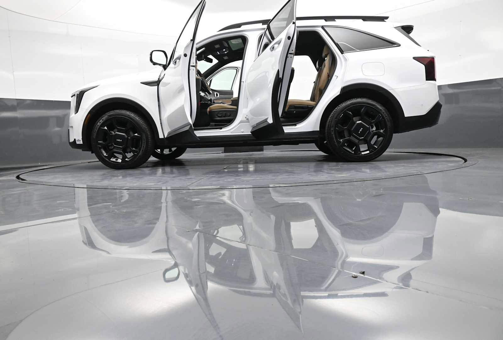 Certified 2024 Kia Sorento SX Prestige w/ Olive Brown Leather Package AWD/4WD image 50