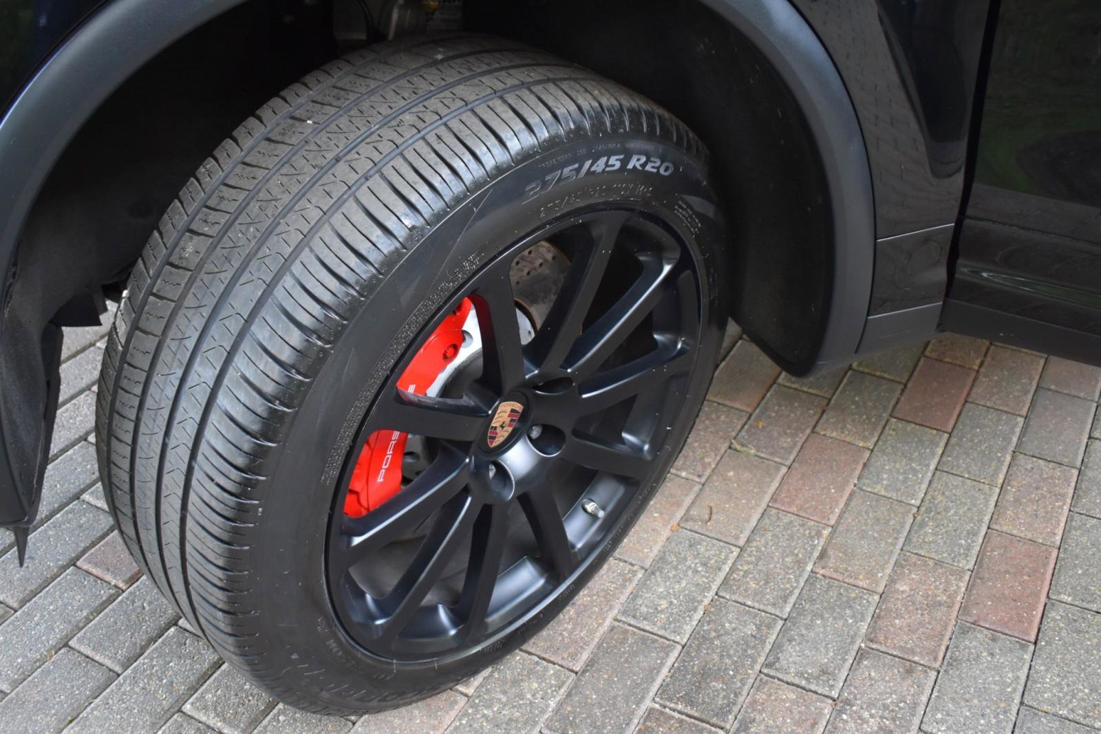 Used 2014 Porsche Cayenne Turbo w/ Comfort Plus Package (PU4) image 54