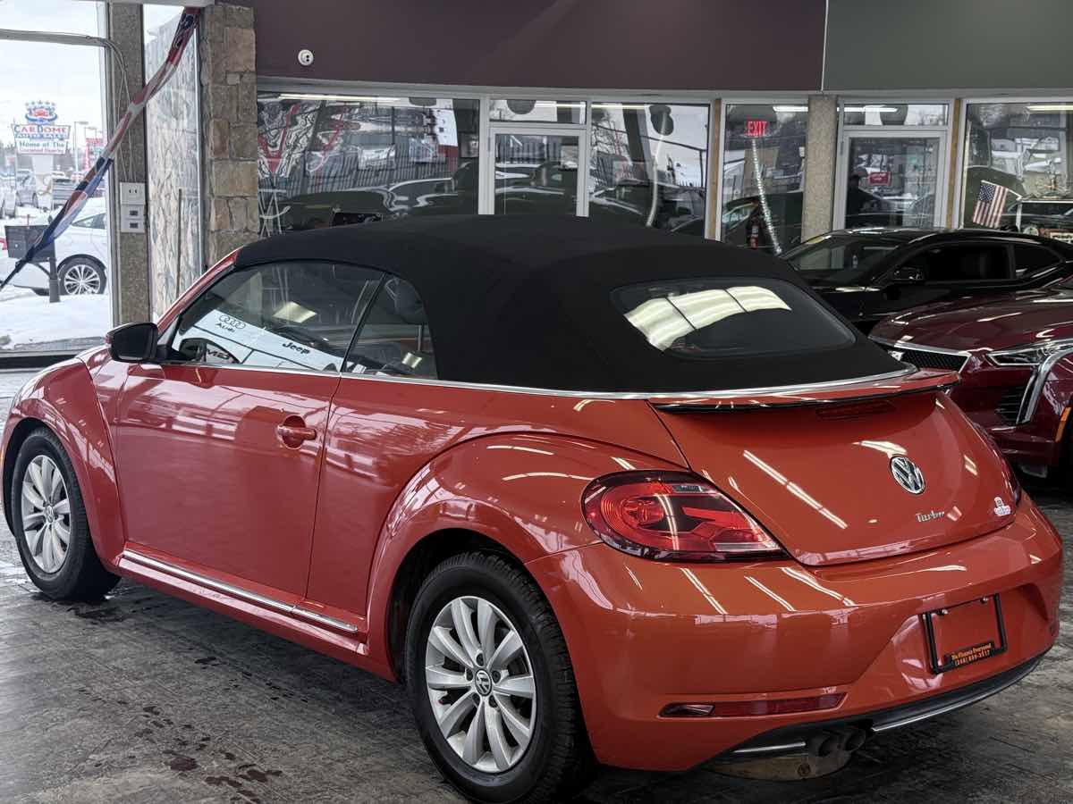 Used 2017 Volkswagen Beetle 1.8T Classic image 8