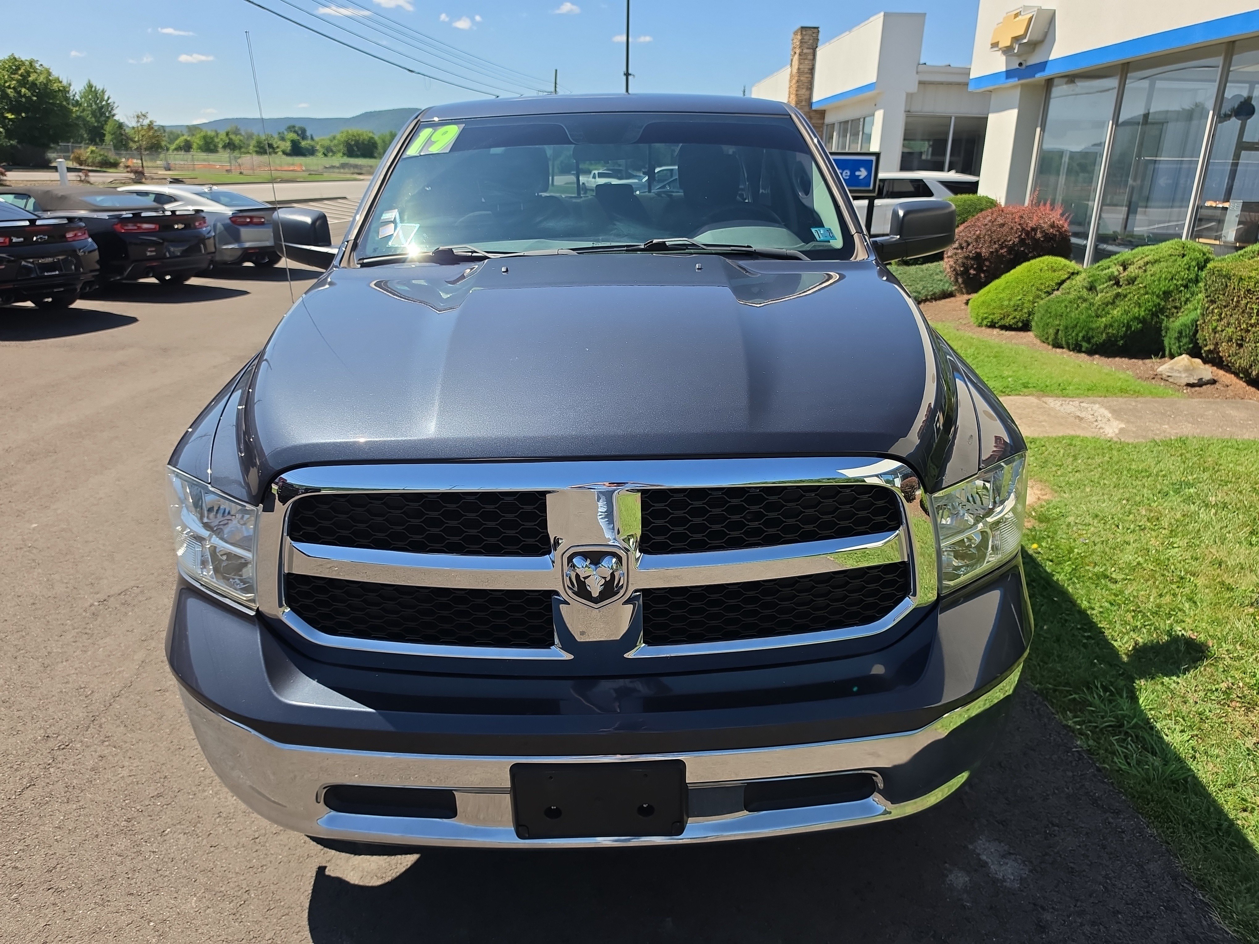 Used 2019 RAM 1500 Classic SLT AWD/4WD image 9