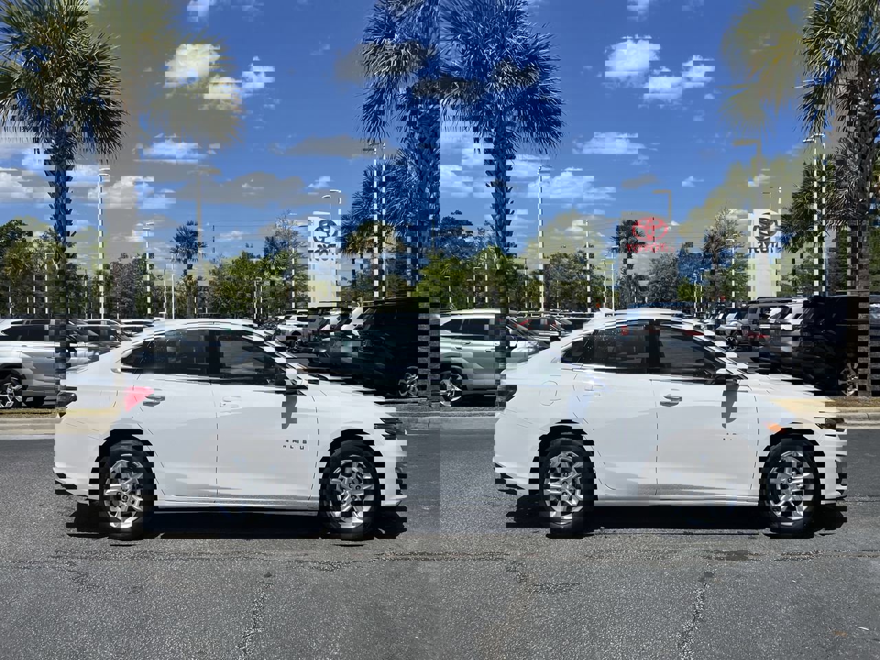 Used 2023 Chevrolet Malibu LT image 11