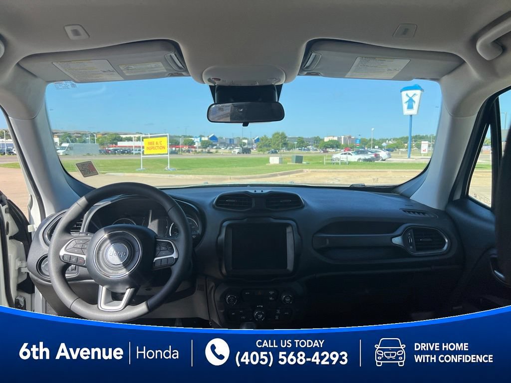 Used 2023 Jeep Renegade Latitude AWD/4WD image 19