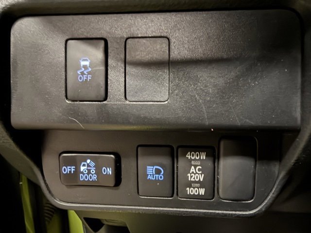 Used 2023 Toyota Tacoma TRD Off-Road w/ Technology Package image 19