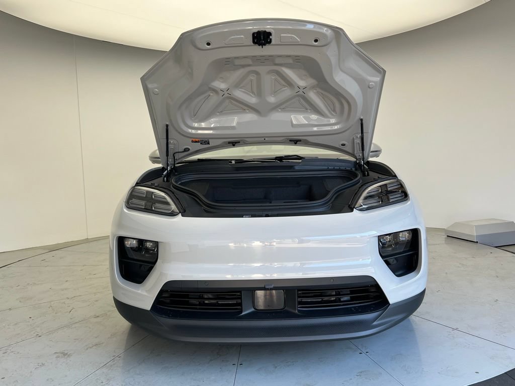 New 2026 Porsche Macan 4 Electric AWD/4WD image 26