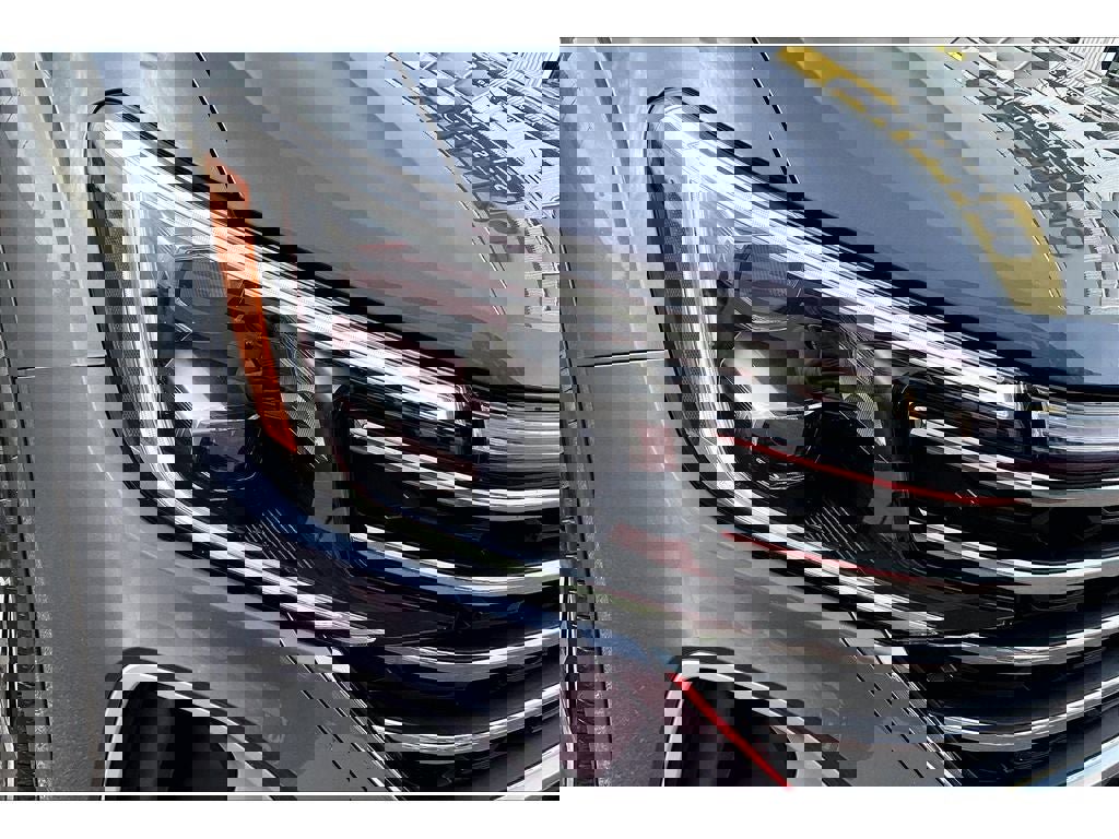 Used 2025 Volkswagen Atlas SE image 33