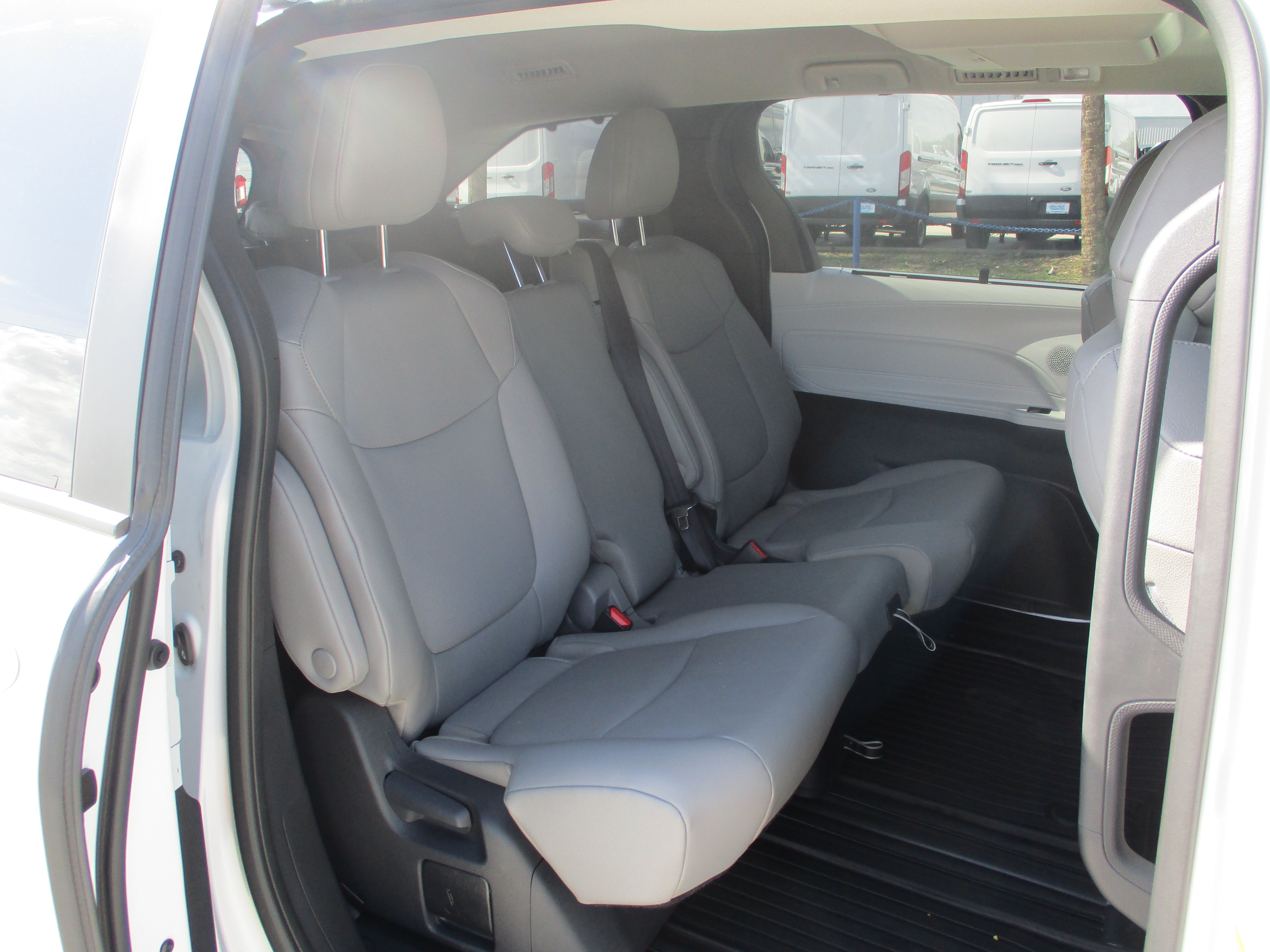 Used 2026 Toyota Sienna XLE FWD image 13