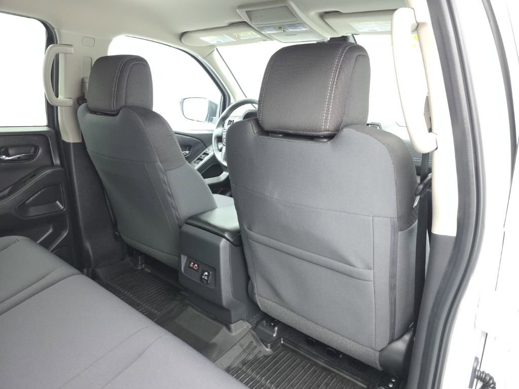 Used 2025 Nissan Frontier SV w/ SV Convenience Package image 48