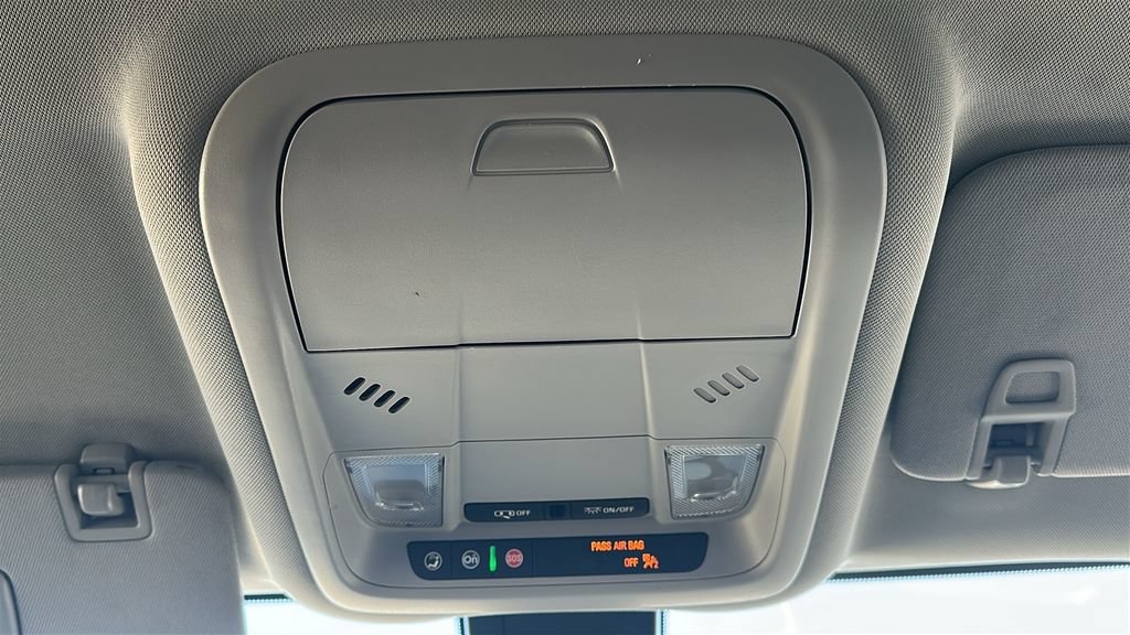 Used 2024 GMC Terrain SLE FWD image 29