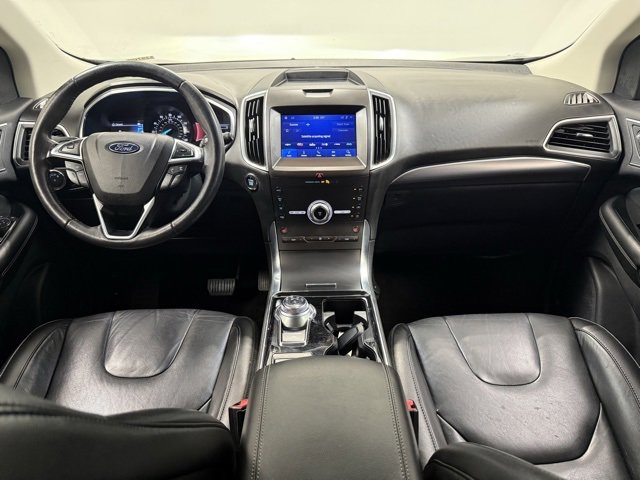 Used 2020 Ford Edge Titanium image 16